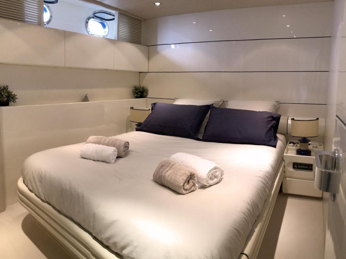 Home Sweet Boat - Chambres D'Hotes Empuriabrava Exteriör bild