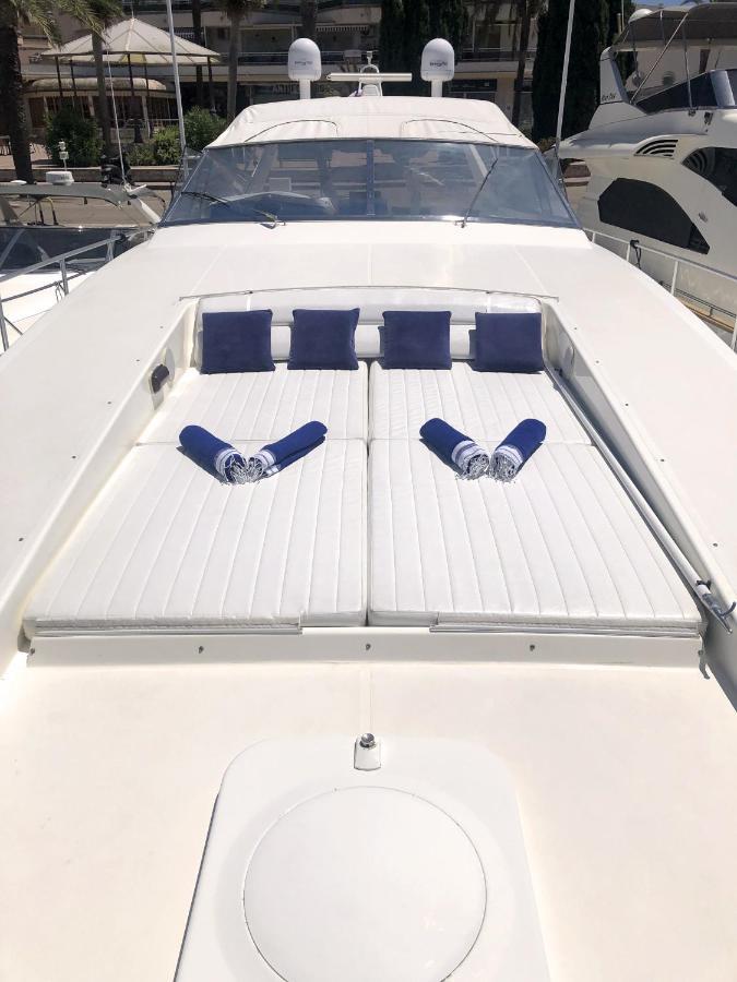 Home Sweet Boat - Chambres D'Hotes Empuriabrava Exteriör bild